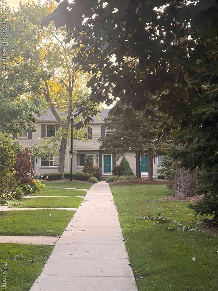 Condo For Sale - 1682 Graefield Road <br/> Oakland County, Birmingham, MI 48009