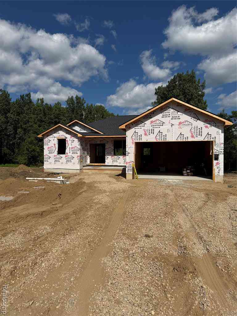 Homes For Sale - 3051 Mill Road <br/> Lapeer County, Dryden, MI 48428