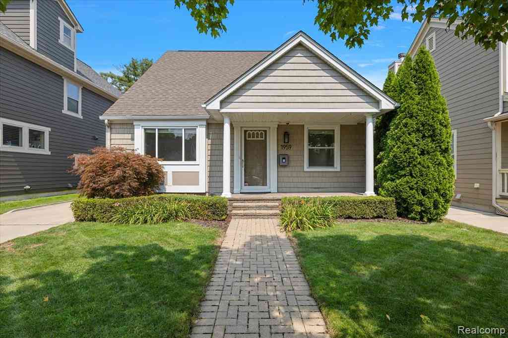 Homes For Sale - 1959 Haynes Street <br/> Birmingham, MI 48009