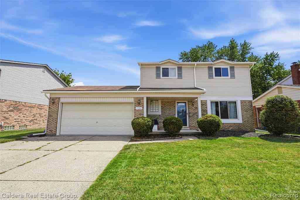 Homes For Sale - 17592 Knollwood Drive <br/> Clinton Township, MI 48038