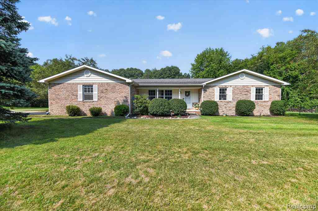 Homes For Sale - 2364 Northwood Place <br/> Brighton, MI 48114