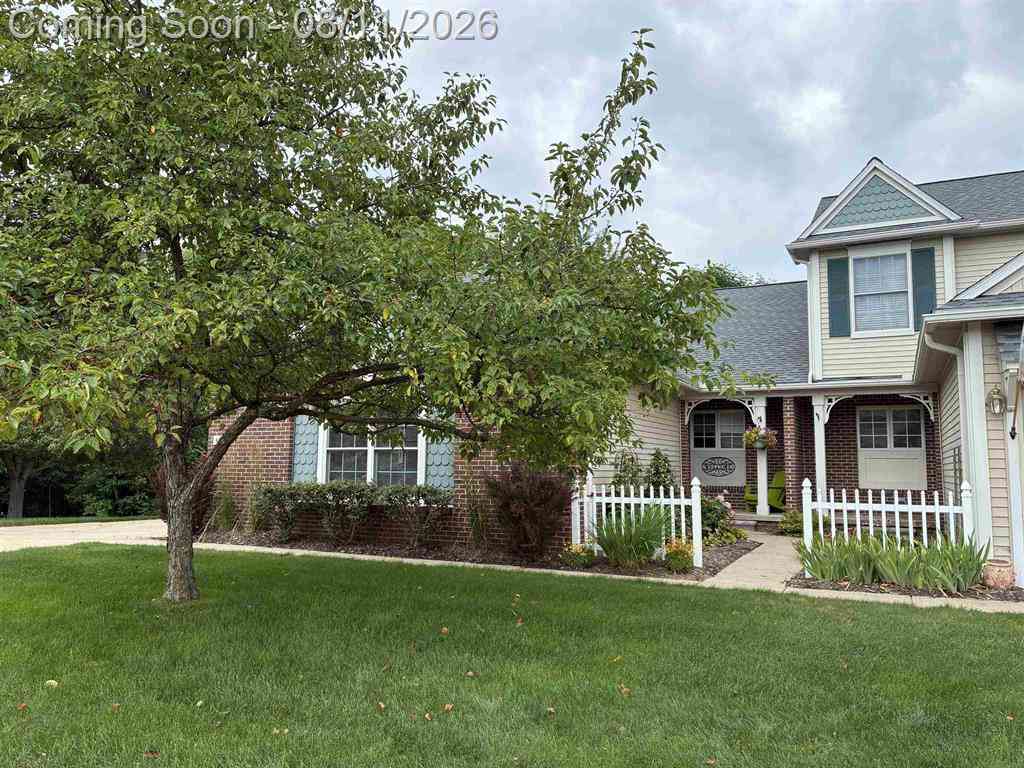 Homes For Sale - 607 Shoreline Drive <br/> Genesee County, Fenton, MI 48430