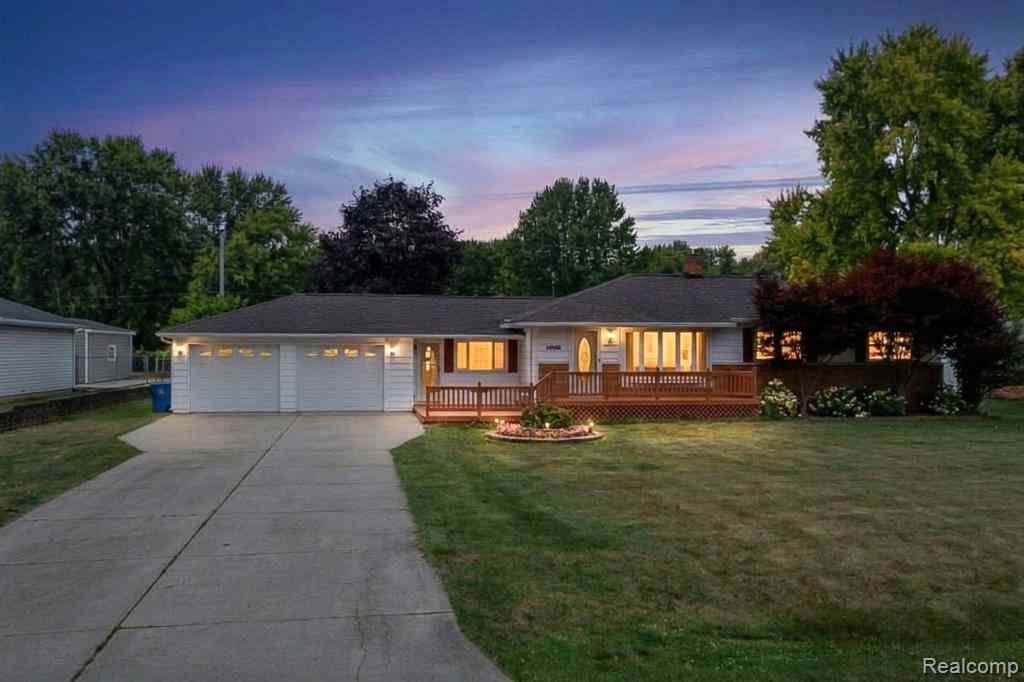 Homes For Sale - 1225 Genella Street <br/> Waterford, MI 48328