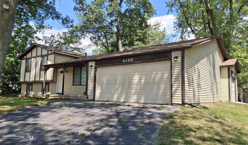Homes For Sale - 4149 Howarth Terrace <br/> West Bloomfield, MI 48323