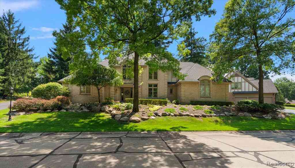 Condo For Sale - 1086 Autumn Lane <br/> Bloomfield Hills, MI 48304