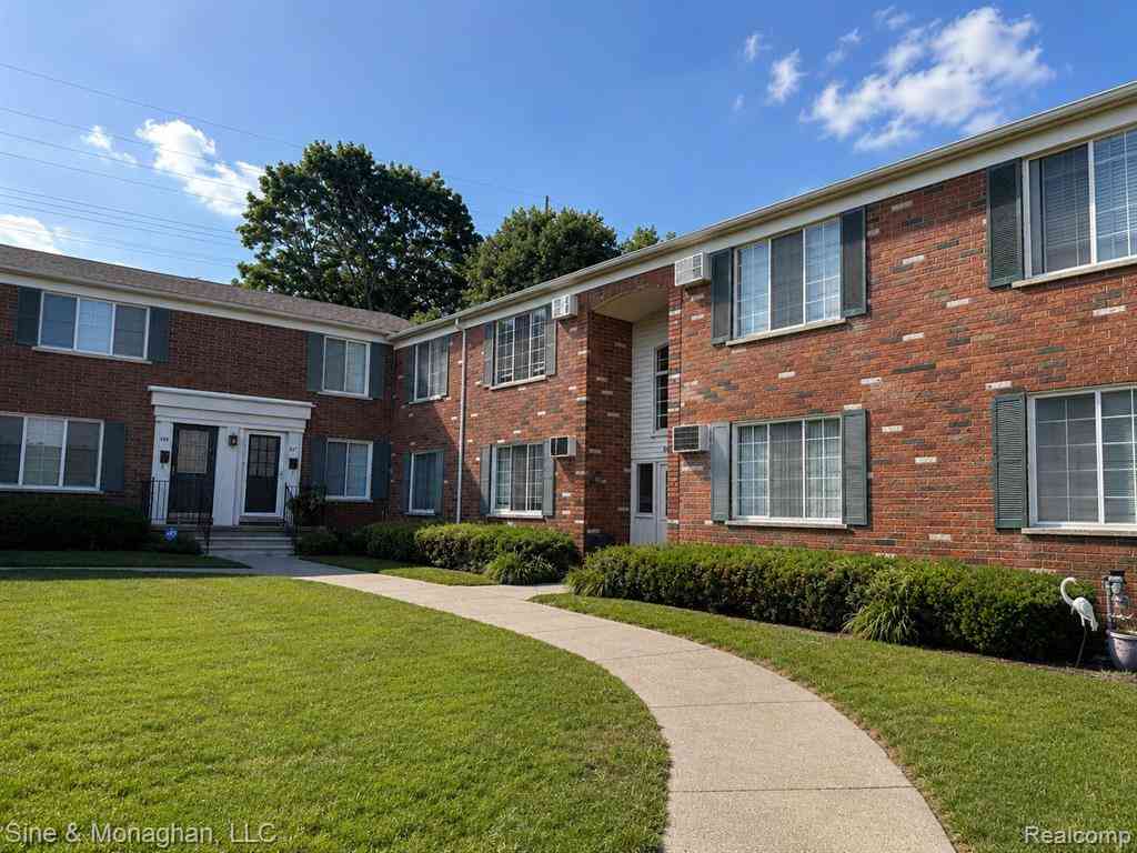 Condo For Sale - 433 Miller Avenue  #203<br/> Rochester, MI 48307