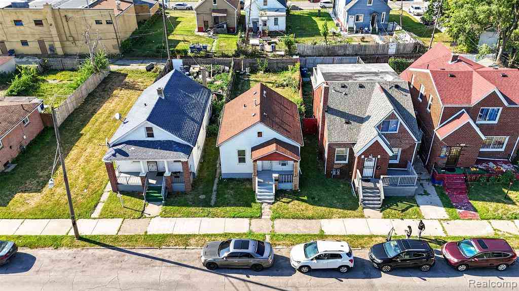 Homes For Sale - 5105 Yemans Street <br/> Hamtramck, MI 48212