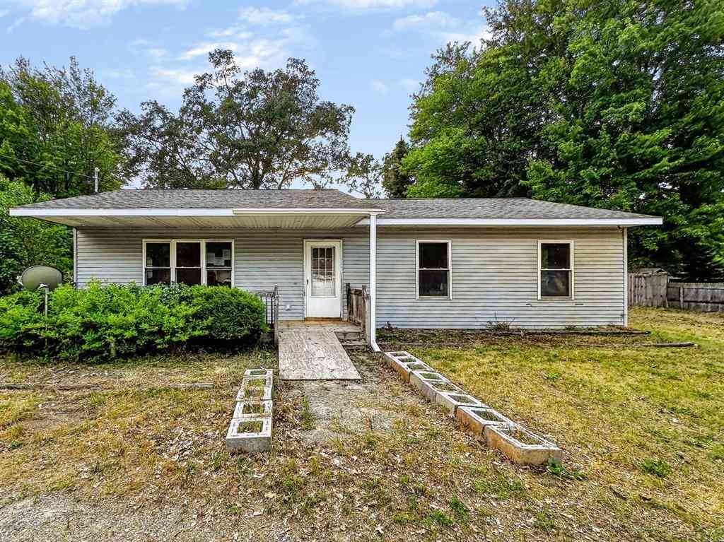 Homes For Sale - 405 Maple  <br/> Clare County, Lake, MI 48632