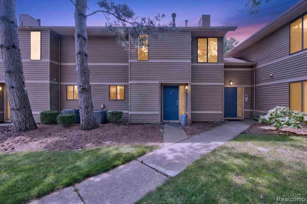 Condo For Sale - 175 Briarcrest Drive  #102<br/> Ann Arbor, MI 48104