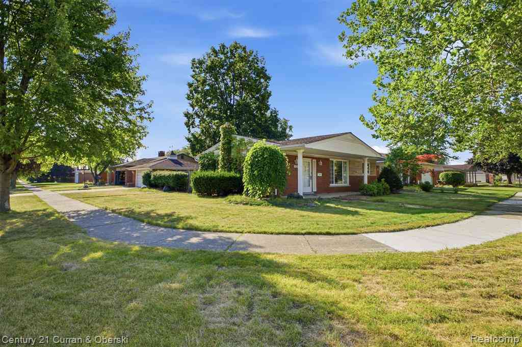 Homes For Sale - 14225 Berkshire Street <br/> Wayne County, Riverview, MI 48193