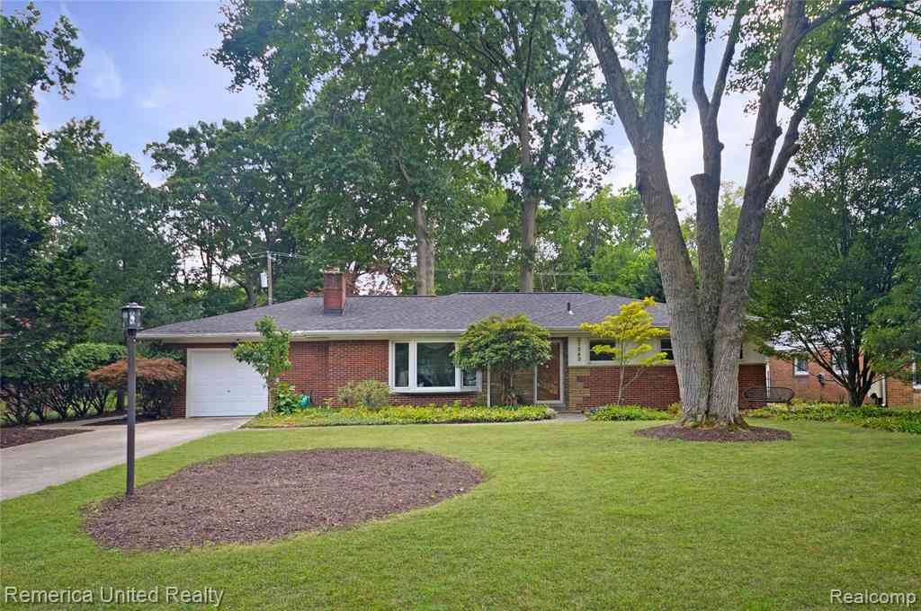 Homes For Sale - 21543 Mahon Drive <br/> Southfield, MI 48075