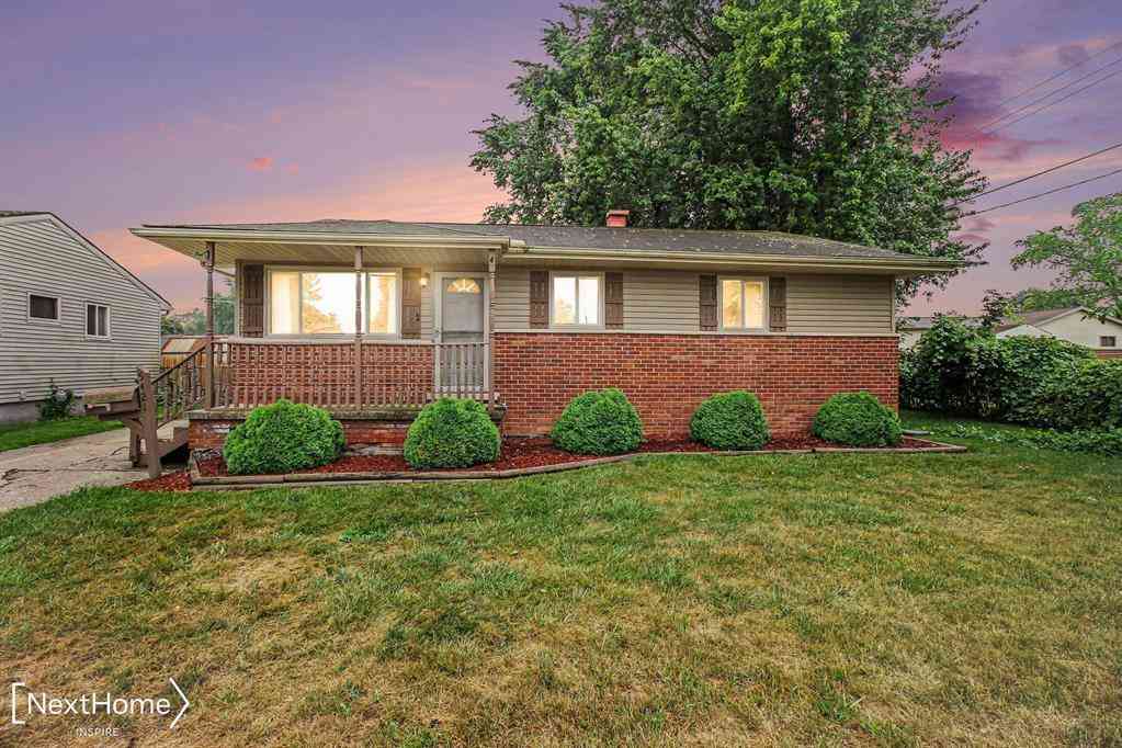Homes For Sale - 5421 Don Shenk Drive <br/> Swartz Creek, MI 48473