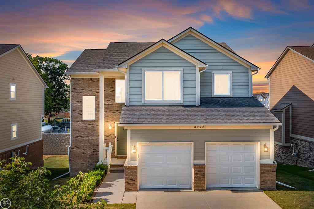 Homes For Sale - 3923 Maple Lane <br/> Auburn Hills, MI 48326