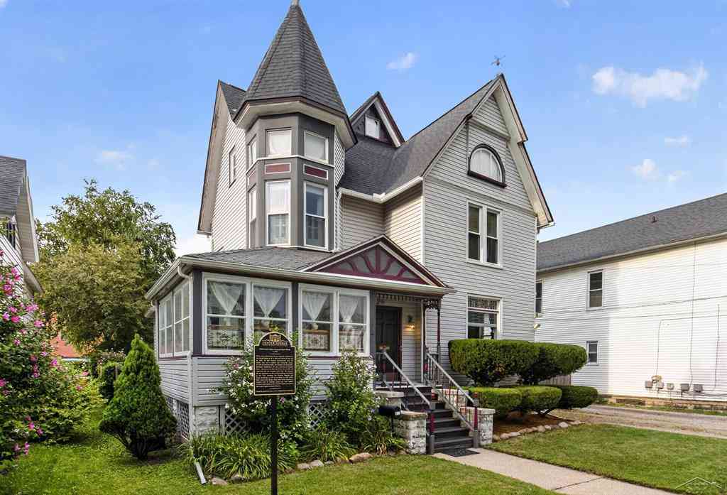 Homes For Sale - 911 Mckinley Avenue <br/> Bay City, MI 48708