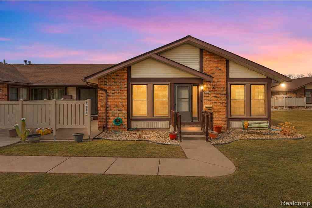 Condo For Sale - 40526 Newport Drive <br/> Plymouth, MI 48170