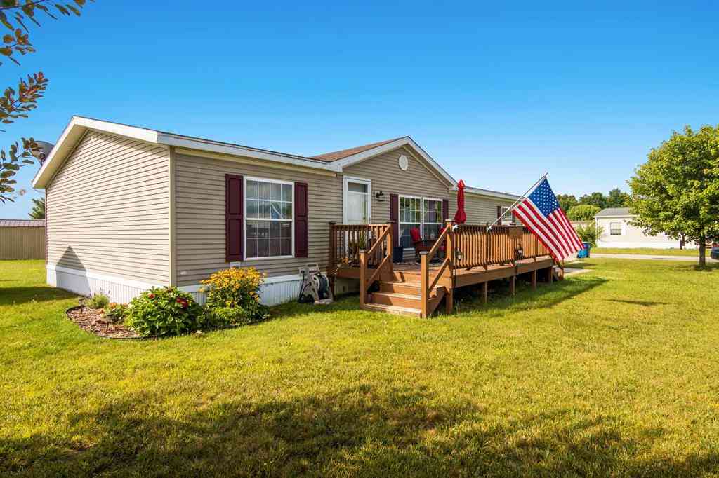 Homes For Sale - 808 Yarrow Trail <br/> Traverse City, MI 49685