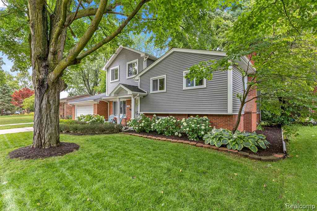 Homes For Sale - 520 Byron Street <br/> Plymouth, MI 48170