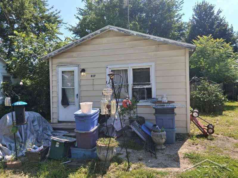 Homes For Sale - 317 Crescent Street <br/> Watervliet, MI 49098