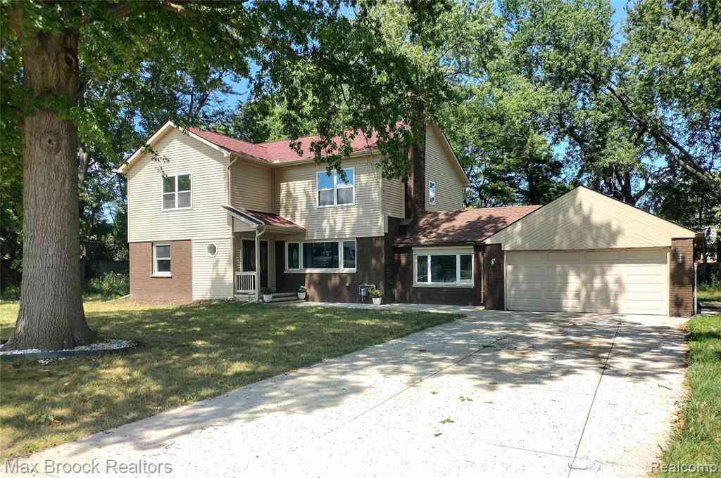 Homes For Sale - 17348 Hilton Street <br/> Southfield, MI 48075