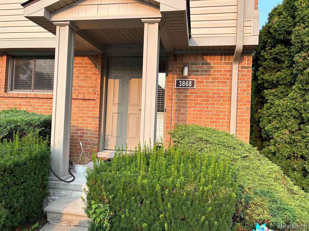 Condo For Sale - 3868 Old Creek Road <br/> Oakland County, Troy, MI 48084