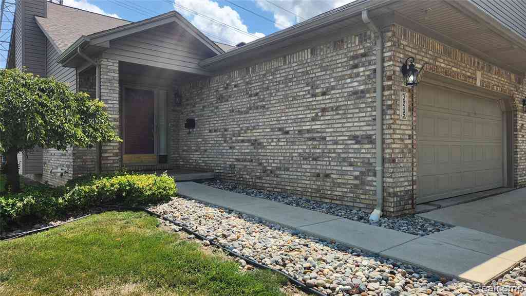 Condo For Sale - 3245 Justin Drive <br/> Trenton, MI 48183