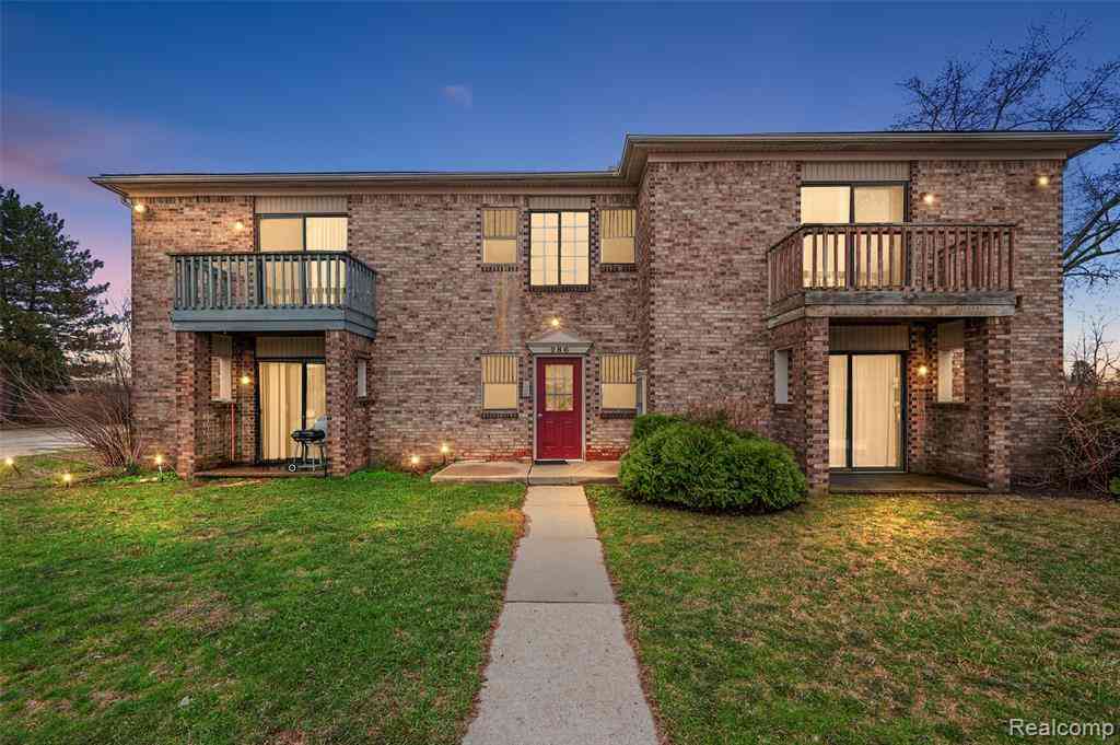 Condo For Sale - 286 E 13 Mile Road <br/> Madison Heights, MI 48071