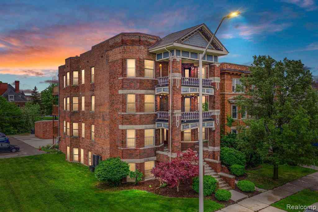 Condo For Sale - 242 E Palmer Street  #4<br/> Detroit, MI 48202