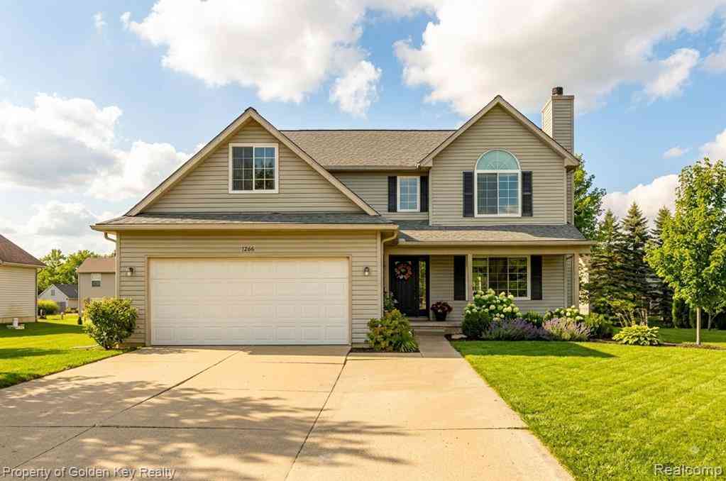 Homes For Sale - 1266 Theresa Drive <br/> Fenton, MI 48430