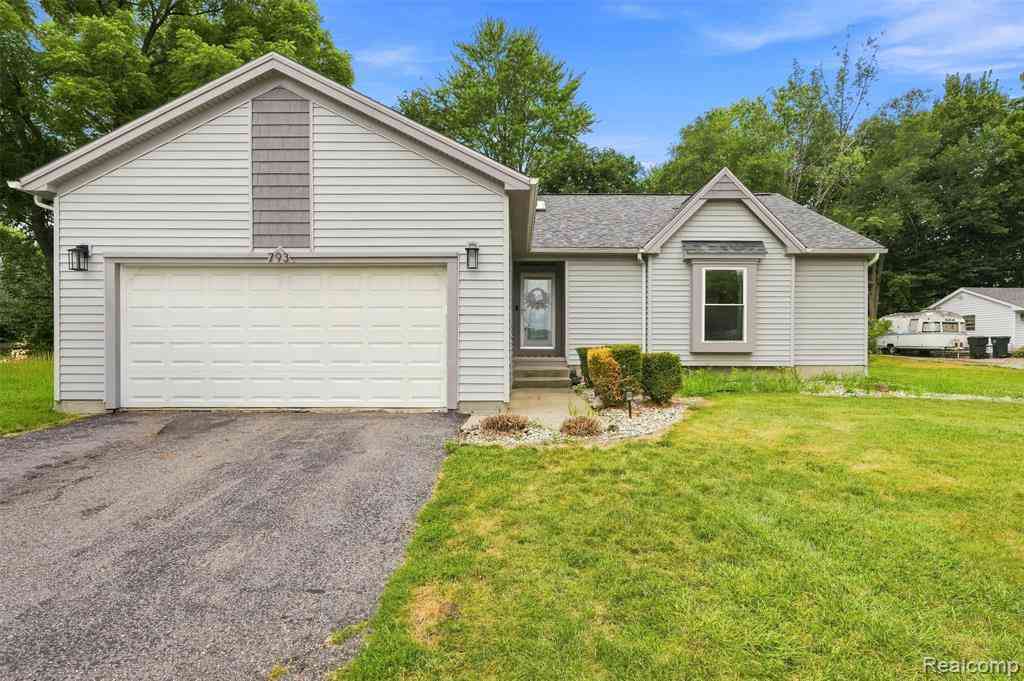 Homes For Sale - 793 N Adams Road <br/> Rochester, MI 48309