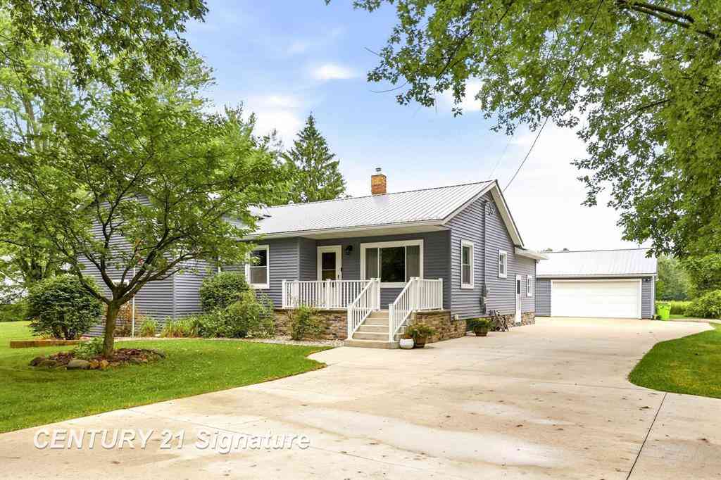 Homes For Sale - 3063 E Gordonville Road <br/> Midland, MI 48640