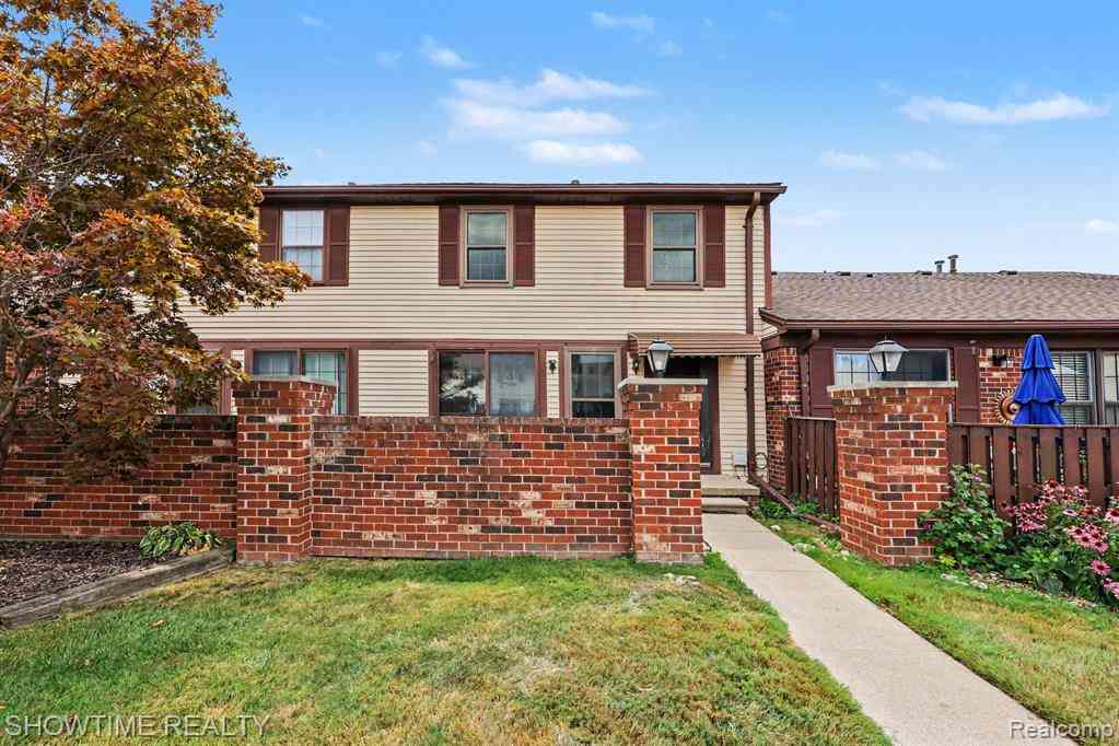 Condo For Sale - 39415 Old Dominion Drive <br/> Clinton Township, MI 48038