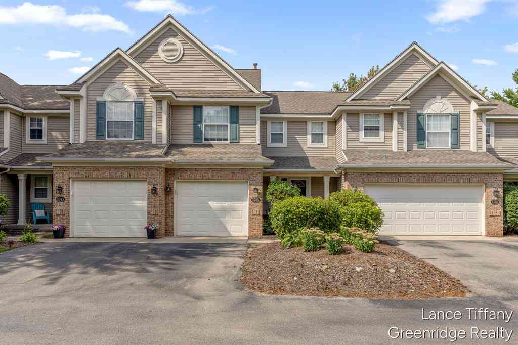 Condo For Sale - 3745 Old Elm Drive Se SE #7<br/> Kentwood, MI 49512