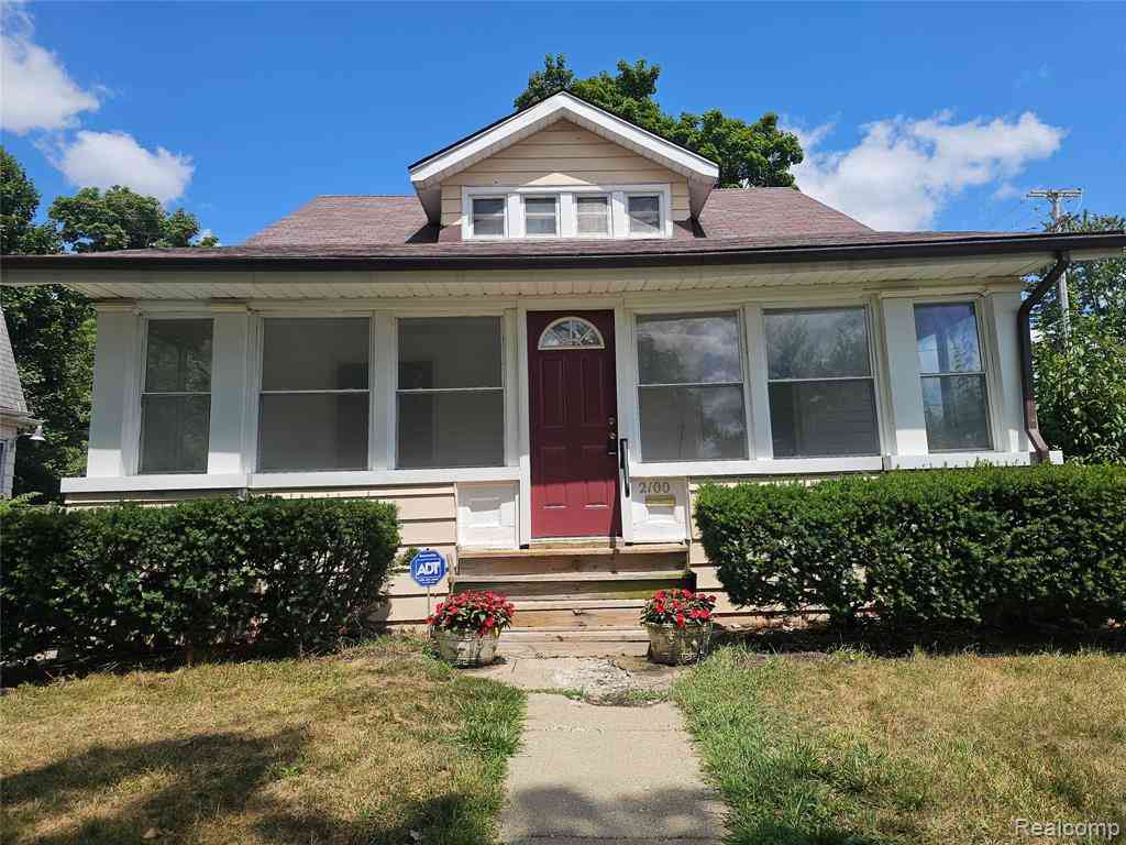 Homes For Sale - 2100 Cadillac Street <br/> Flint, MI 48504