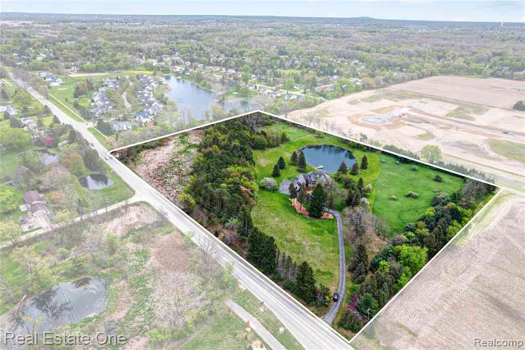 Homes For Sale - 60675 Pontiac Trail <br/> New Hudson, MI 48165