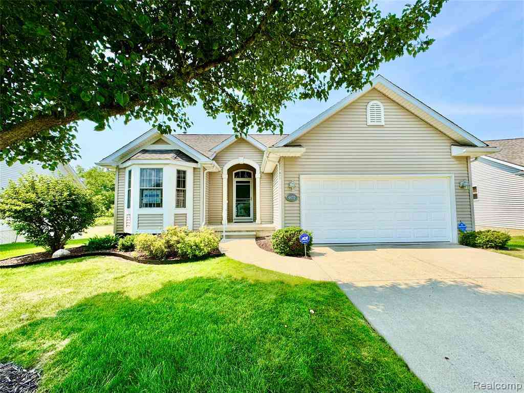 Condo For Sale - 4470 Cross Creek Boulevard  #94<br/> Burton, MI 48509