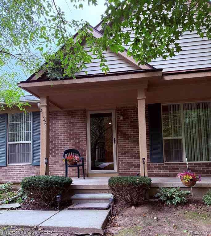 Condo For Sale - 4126 Stonebridge  <br/> Holly, MI 48442