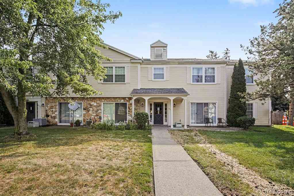 Condo For Sale - 833 Bloomfield Village Boulevard  #G<br/> Oakland County, Auburn Hills, MI 48326