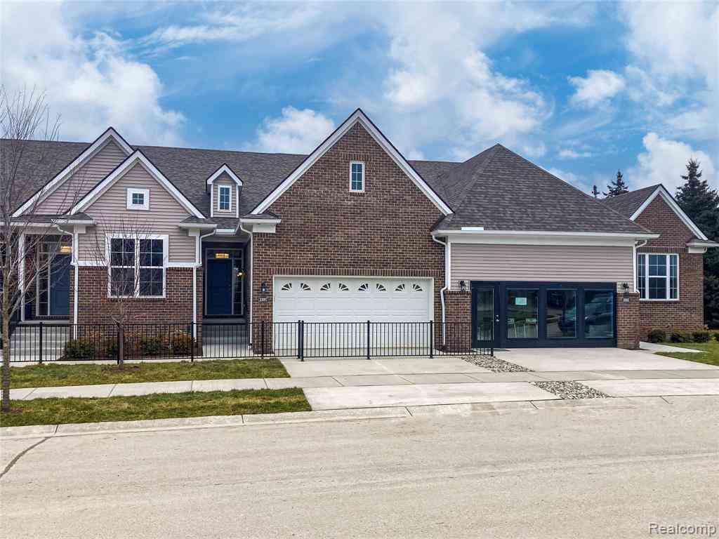 Condo For Sale - 9925 Crossview Trail  #126<br/> Howell, MI 48855