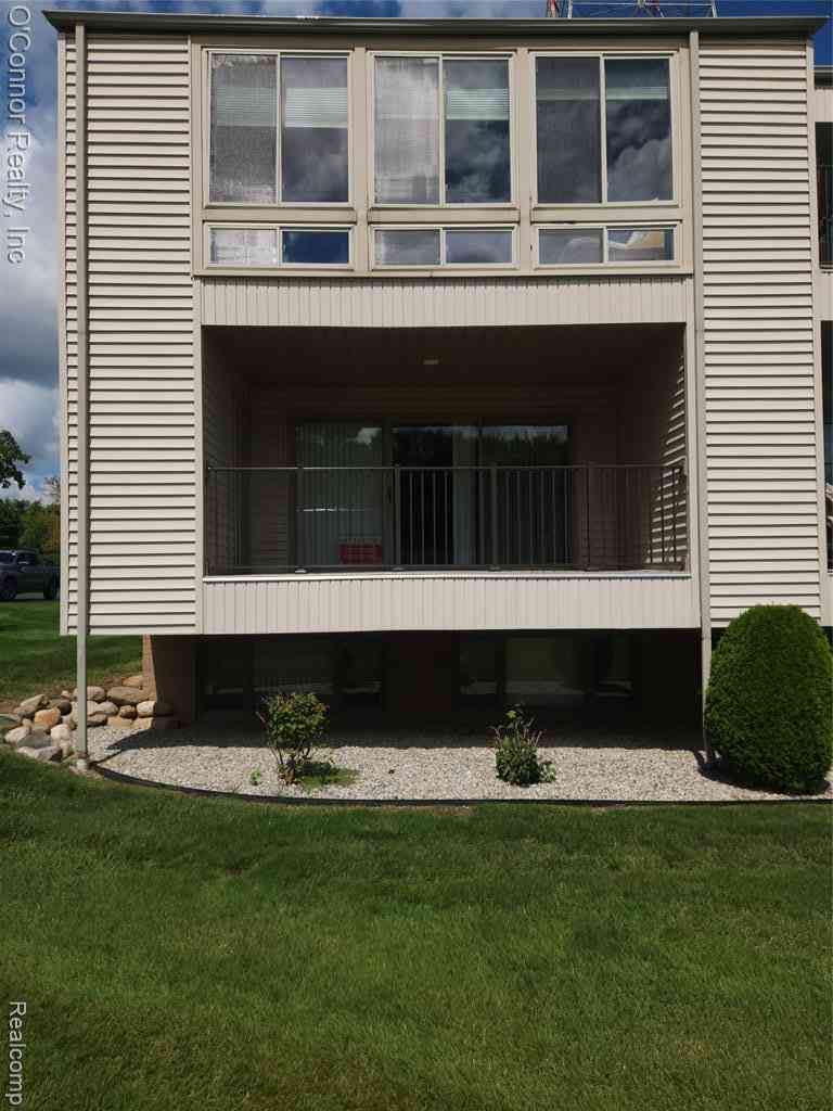 Condo For Sale - 3995 River Road  #16<br/> East China, MI 48054