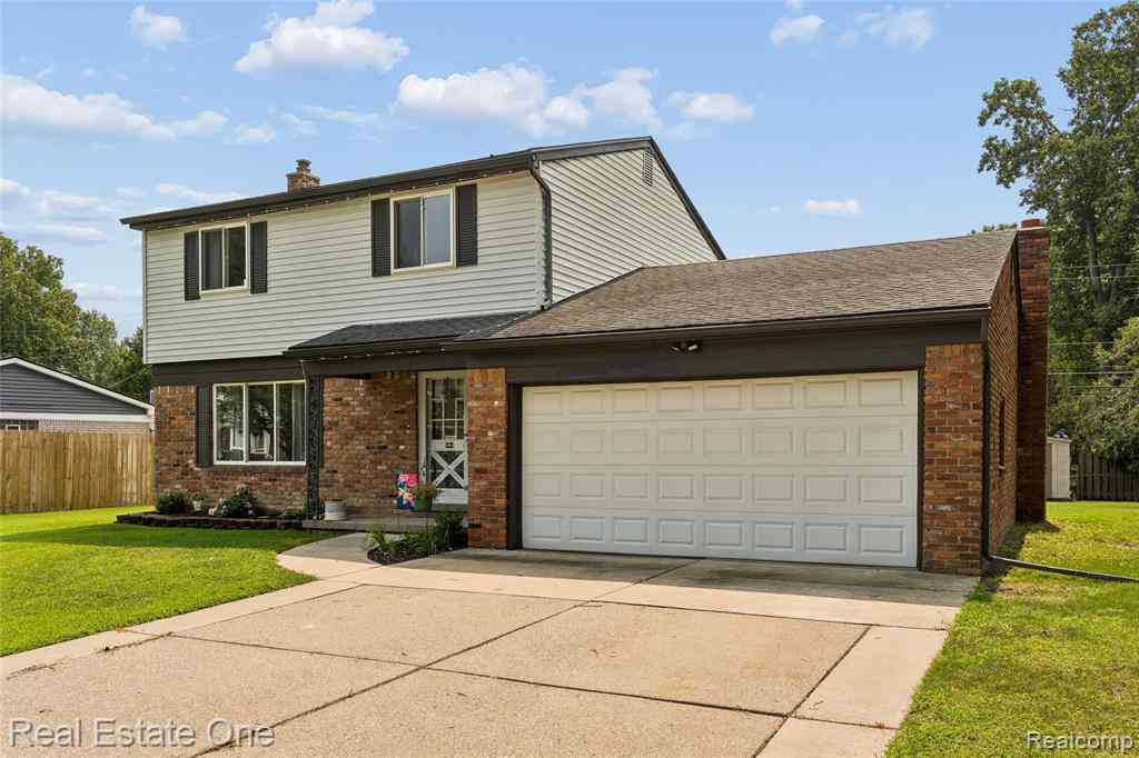 Homes For Sale - 23678 King Drive <br/> Clinton Township, MI 48035