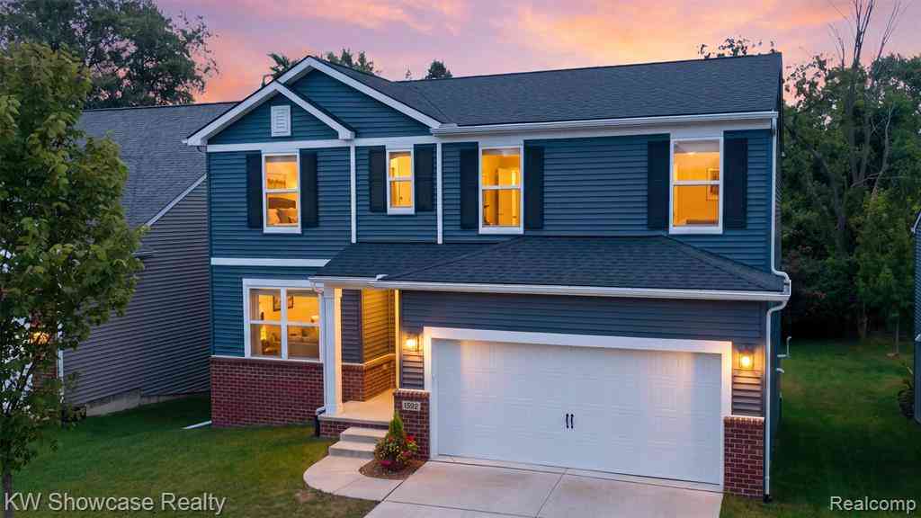 Homes For Sale - 1592 Beachwood Drive <br/> Walled Lake, MI 48390