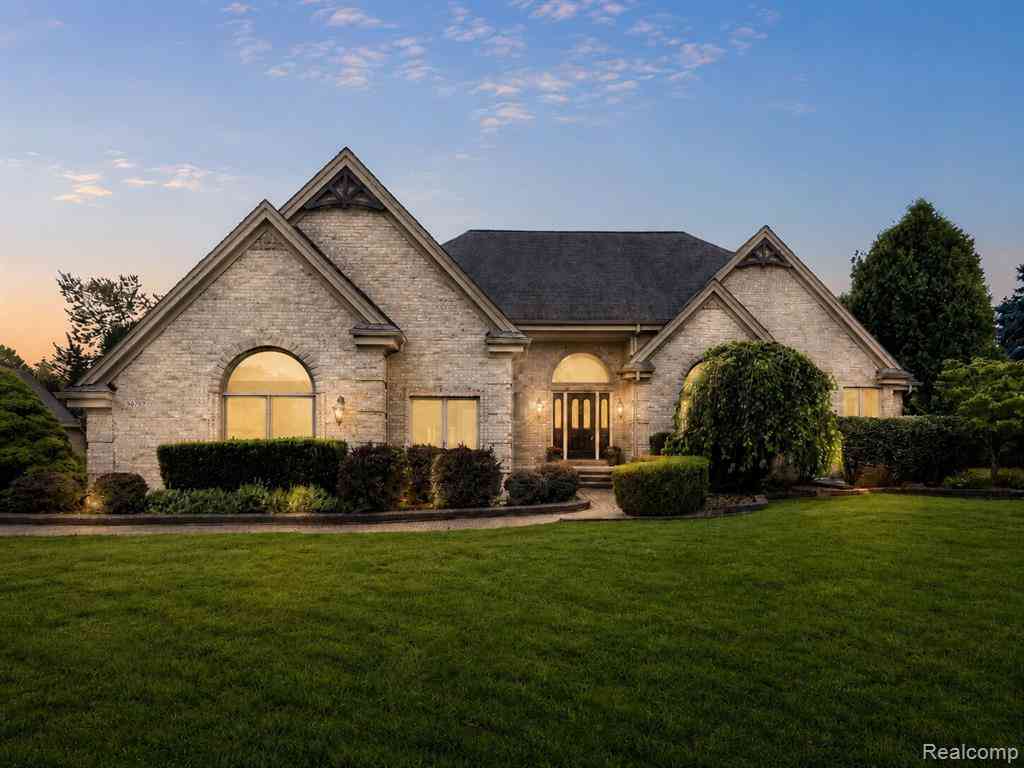 Homes For Sale - 56769 Mckenzi Lane <br/> South Lyon, MI 48178