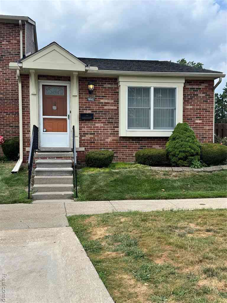Condo For Sale - 19902 Great Oaks Circle  S S #129<br/> Clinton Township, MI 48036