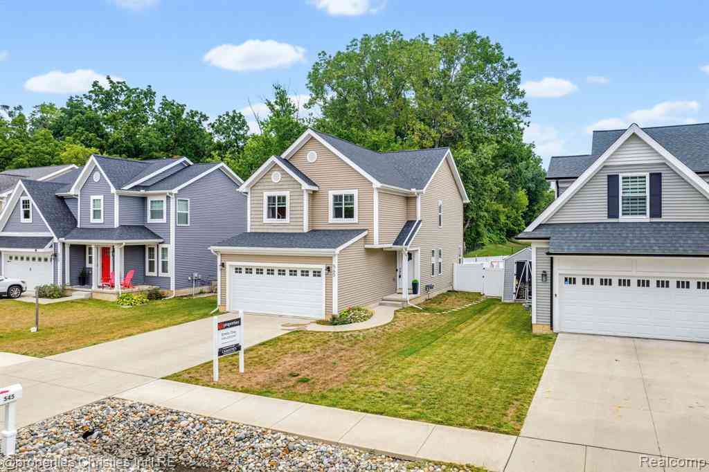 Homes For Sale - 545 S Winding Drive <br/> Waterford, MI 48328