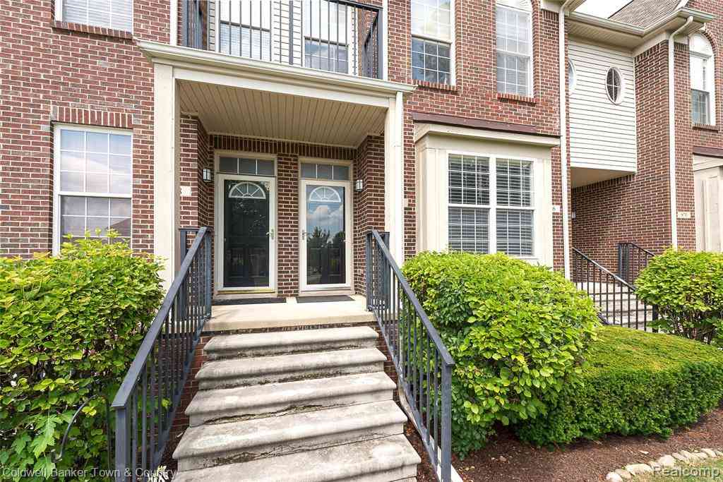 Condo For Sale - 862 Summerfield Drive <br/> Westland, MI 48185