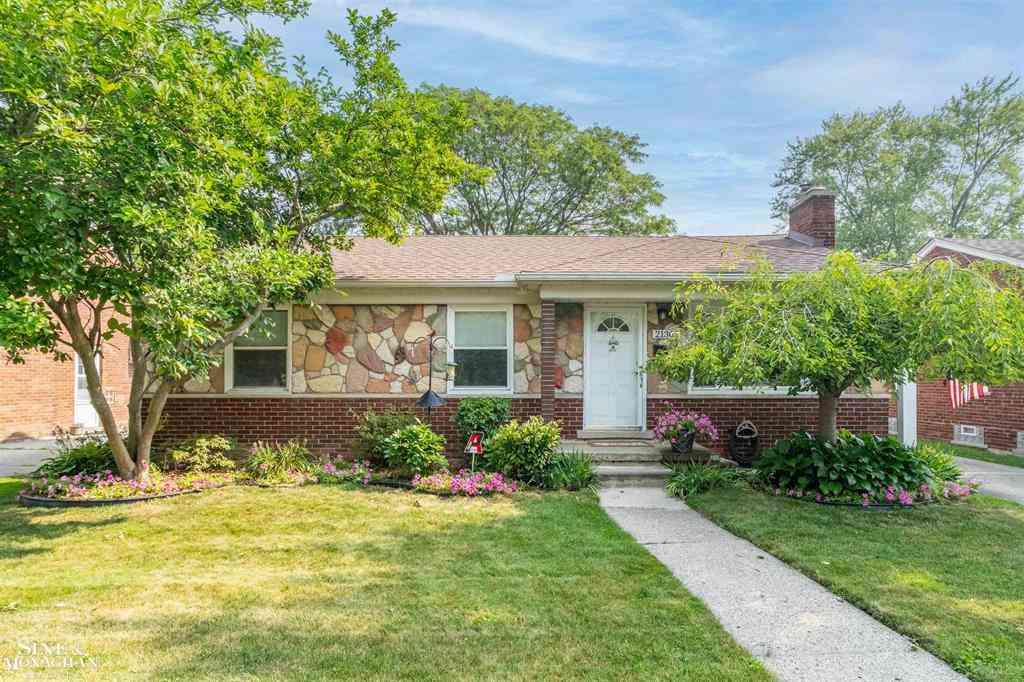Homes For Sale - 21305 Prestwick Avenue <br/> Harper Woods, MI 48225