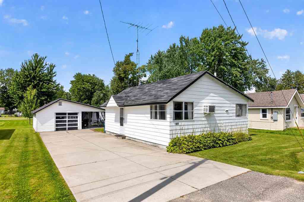 Homes For Sale - 121 Sandpiper Avenue <br/> Roscommon County, Houghton Lake, MI 48629