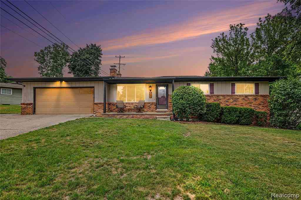 Homes For Sale - 131 Indian Knolls Street <br/> Oxford, MI 48371