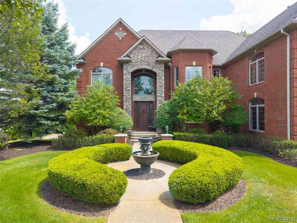 Homes For Sale - 840 High View Court <br/> Oxford, MI 48371