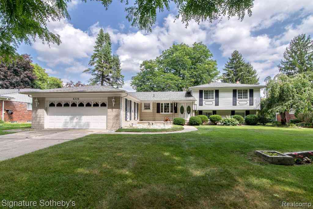 Homes For Sale - 6336 Emerald Lake Drive <br/> Oakland County, Troy, MI 48085